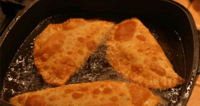 Чебуреки с мясом - 5 рецептов с очень удачным хрустким тестом