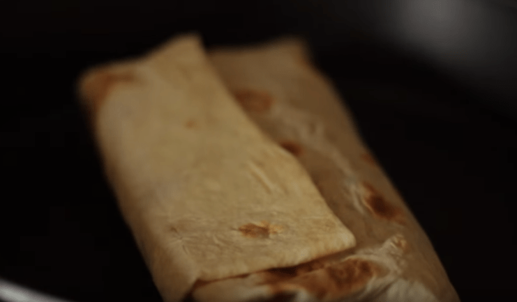 Шаурма в домашних условиях: Рецепты с курицей, колбасой и со свининой