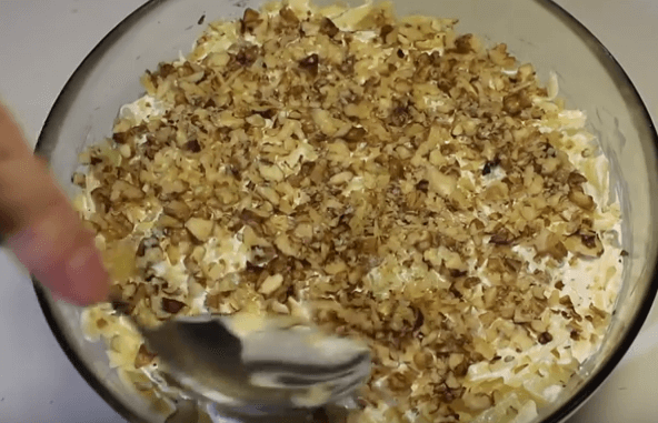 Салаты с курицей, ананасами и сыром. 5 лучших рецептов приготовления