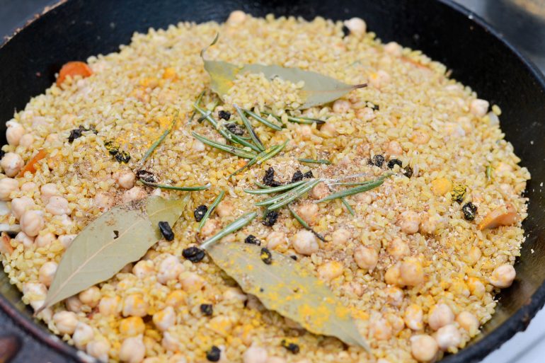 Плов из булгура - рецепт с мясом и без, вегетарианское приготовление с тыквой и овощами