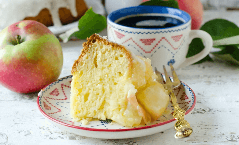 Пирог с яблоками: 5 вкусных рецептов на быструю руку