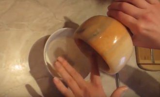 Як приготувати смажені опеньки з цибулею та сметаною на сковороді