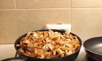 Як смажити опеньки - покрокові рецепти приготування на сковороді