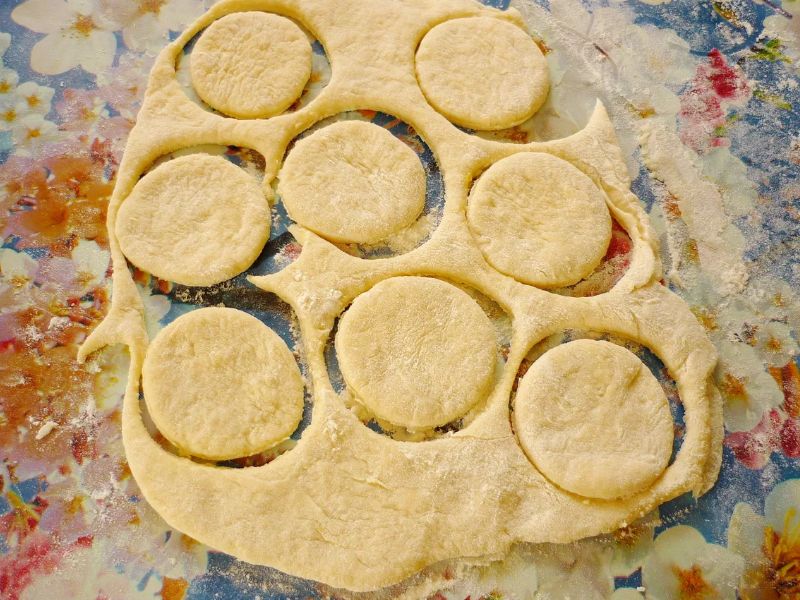 Сирники із сиру на сковороді. Як приготувати смачні сирні сирники?