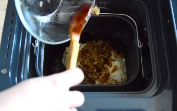 Хлеб в хлебопечке — 12 простых и самых вкусных рецептов