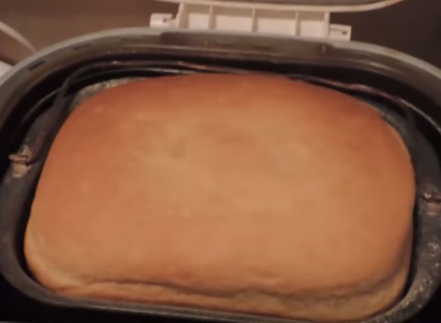 Хлеб в хлебопечке — 12 простых и самых вкусных рецептов