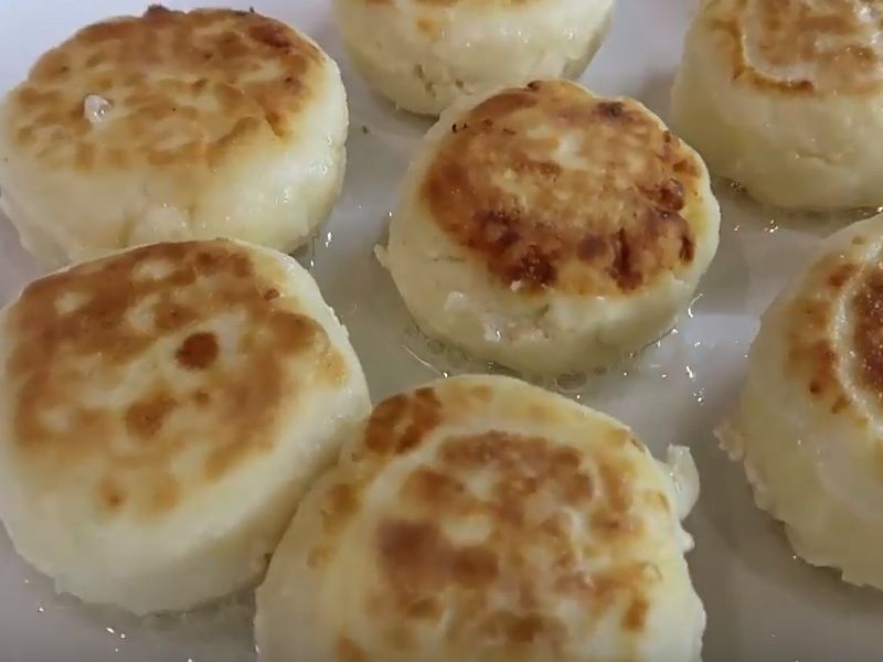 Сирники із сиру на сковороді. Як приготувати смачні сирні сирники?