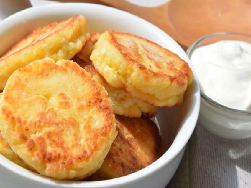 Сирники із сиру на сковороді. Як приготувати смачні сирні сирники?