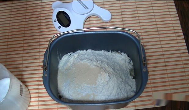Хлеб в хлебопечке — 12 простых и самых вкусных рецептов