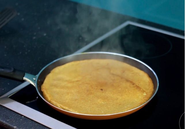Блины на сыворотке - Вкусные рецепты тонких блинчиков с дырочками