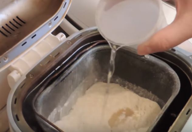Хлеб в хлебопечке — 12 простых и самых вкусных рецептов