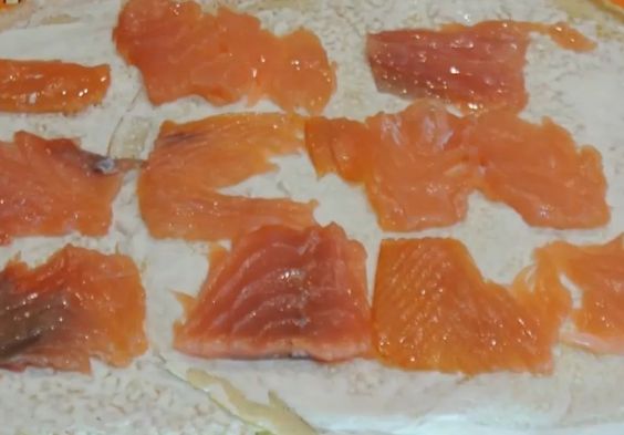 Блины с красной рыбой и сливочным сыром – 6 пошаговых рецептов приготовления