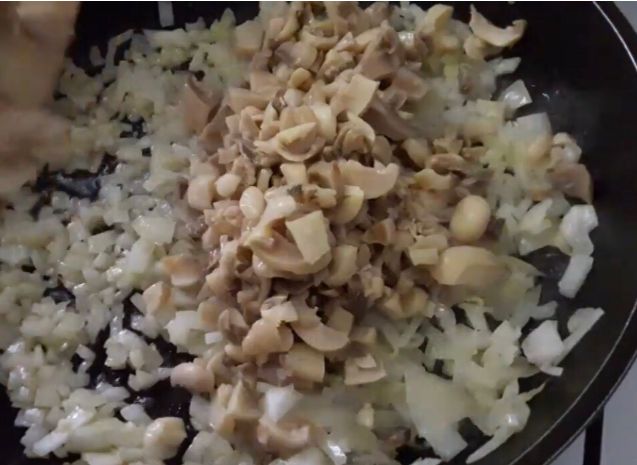 Салат с копченой курицей и ананасами - 9 очень вкусных классических рецептов