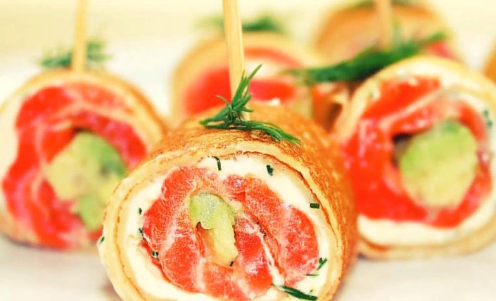 Блины с красной рыбой и сливочным сыром – 6 пошаговых рецептов приготовления