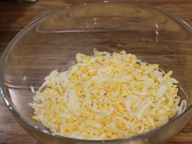 Салат с копченой курицей и ананасами - 9 очень вкусных классических рецептов