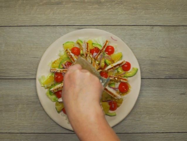 Салат с копченой курицей и ананасами - 9 очень вкусных классических рецептов