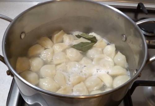 Домашние пельмени. Очень вкусные. Пошаговые рецепты приготовления теста и начинки