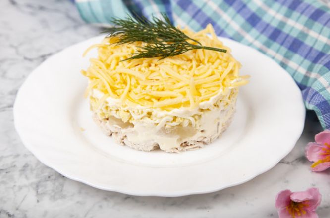 Салат с копченой курицей и ананасами - 9 очень вкусных классических рецептов
