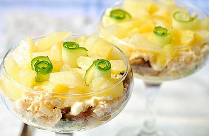 Салат с копченой курицей и ананасами - 9 очень вкусных классических рецептов