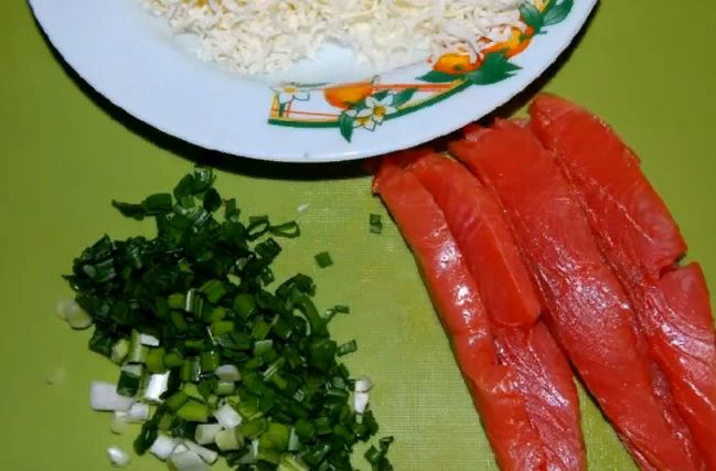Блины с красной рыбой и сливочным сыром – 6 пошаговых рецептов приготовления