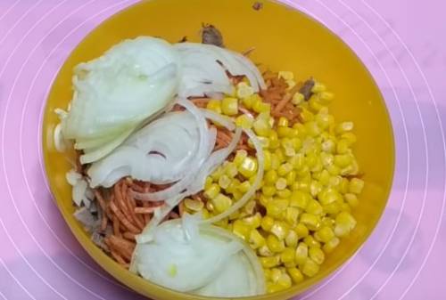 Салат с корейской морковью. 10 рецептов приготовления на любой вкус