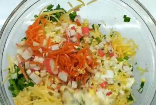 Салат с корейской морковью. 10 рецептов приготовления на любой вкус