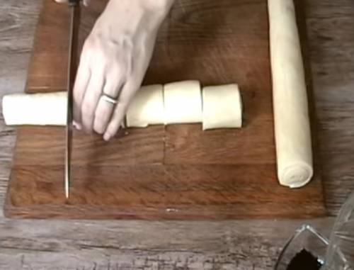 Самса домашняя из слоеного теста с мясом или фаршем. 5 пошаговых рецептов приготовления