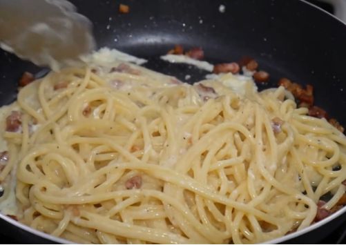 Паста карбонара с беконом и сливками: классический рецепт приготовления