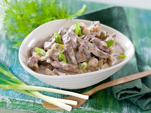 Как пожарить печень говяжью с луком, чтобы была мягкая и сочная