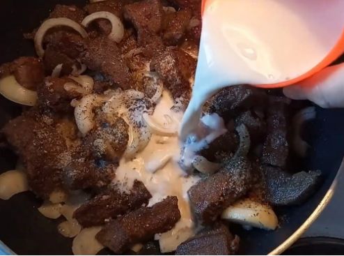 Как пожарить печень говяжью с луком, чтобы была мягкая и сочная