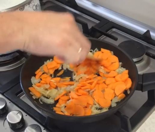 Как быстро сварить гороховый суп, чтобы разварился горох