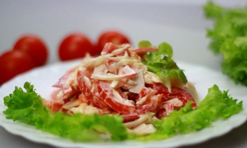 Салат с крабовыми палочками и помидорами: Очень вкусные рецепты