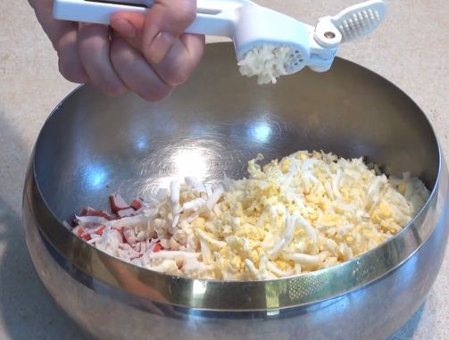 Салат с крабовыми палочками и помидорами: Очень вкусные рецепты