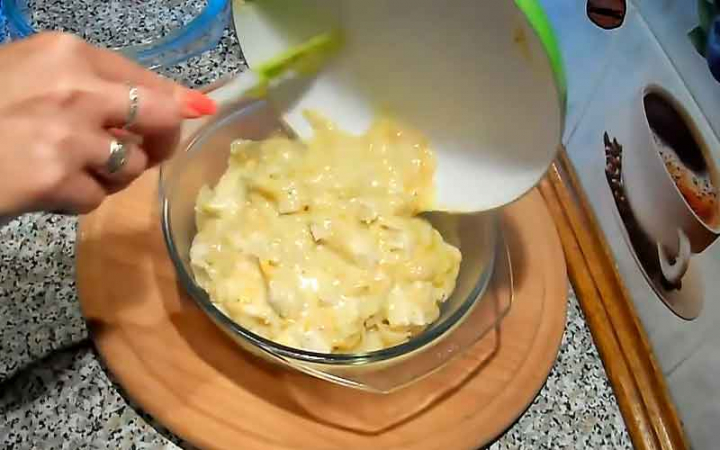 Філе курки з макаронами у духовці під сиром