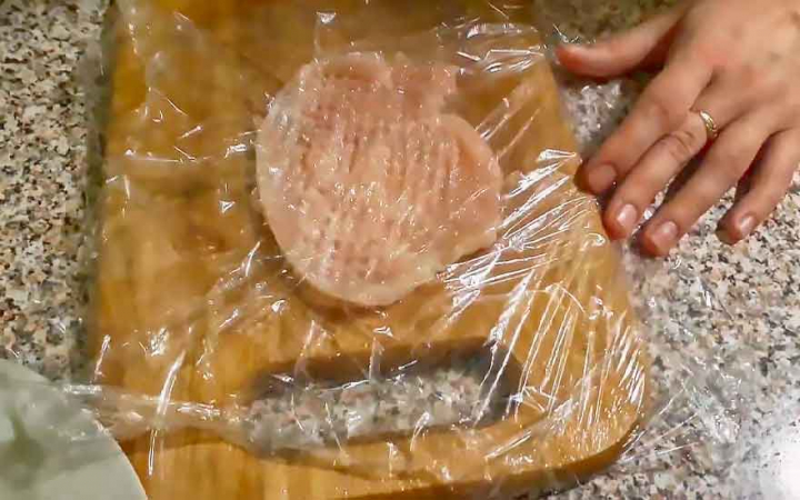 Курка по-французьки з сиром овочами та помідорами