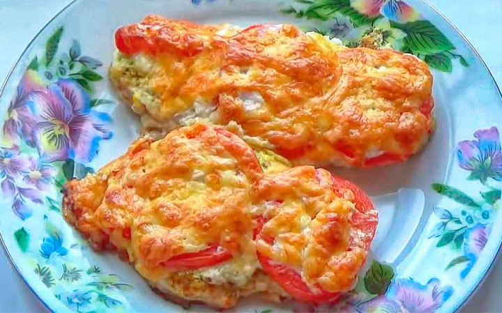 Курка по-французьки в духовці з картоплею