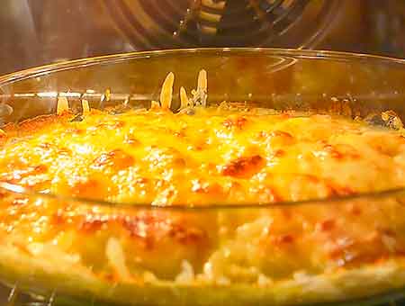 Курка з ананасами в духовці, куряче філе під сиром