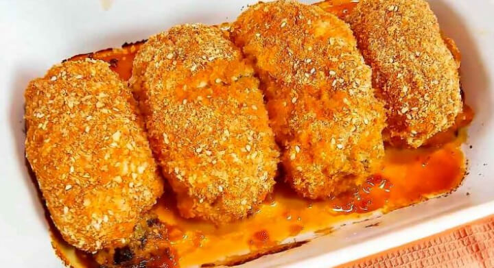 Курка з чорносливом в духовці рулети з філе з сиром