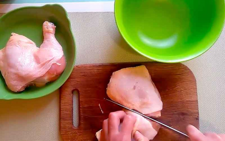 Курка з рисом в духовці смачна вечеря з гарніром