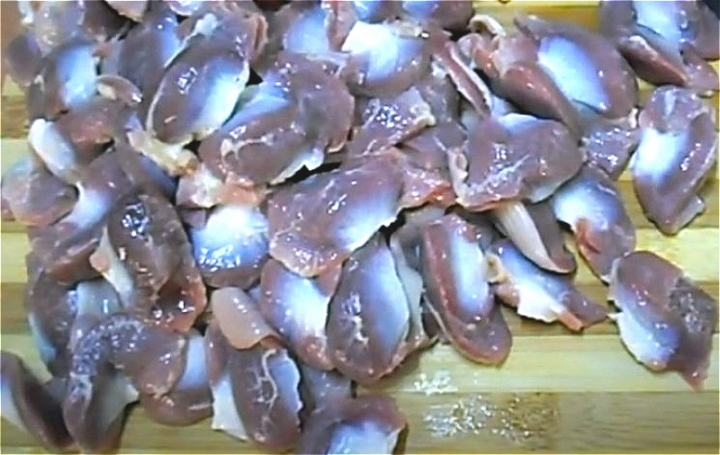 Курячі шлунки - рецепти приготування в сковороді