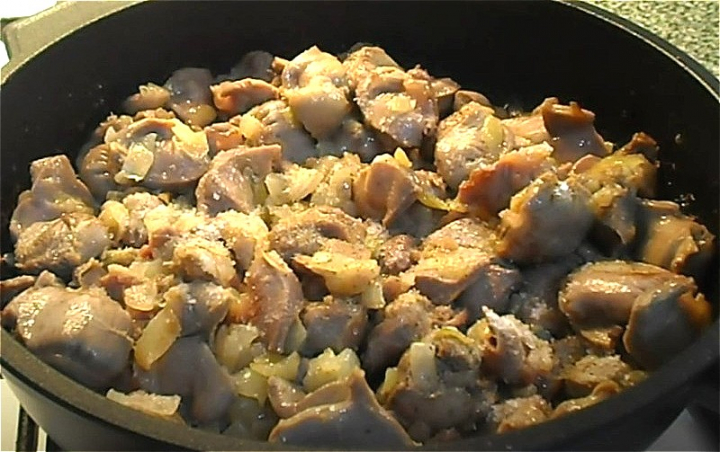 Курячі шлунки - рецепти приготування в сковороді