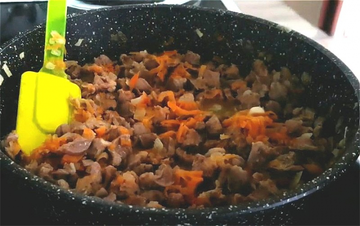 Курячі шлунки - рецепти приготування в сковороді