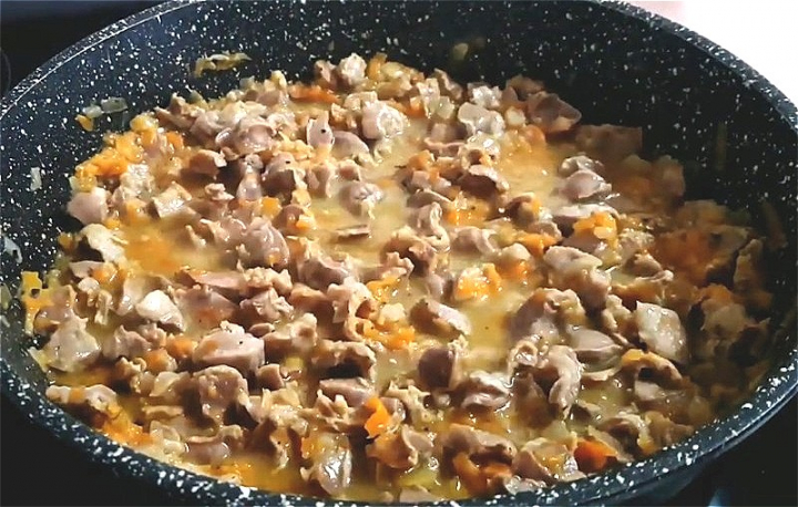 Курячі шлунки - рецепти приготування в сковороді