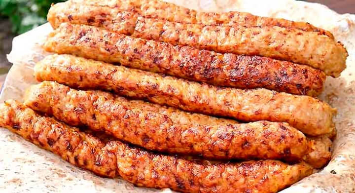Люля-кебаб із курки на мангалі смачний рецепт на шампурах
