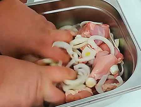 Маринад для шашлику з курки з майонезом на мангалі
