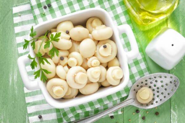 Мариновані шампіньйони – 7 рецептів приготування на зиму