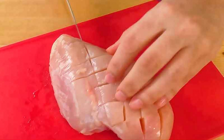 Рецепт смачної курячої грудки у маринаді