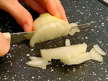 Рис з куркою в духовці, блюдо з курячих гомілок