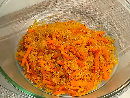 Рис з куркою в духовці, блюдо з курячих гомілок