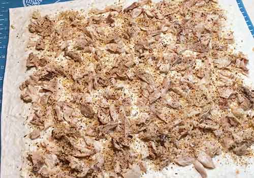 Рулет з лаваша з куркою та сиром на закуску